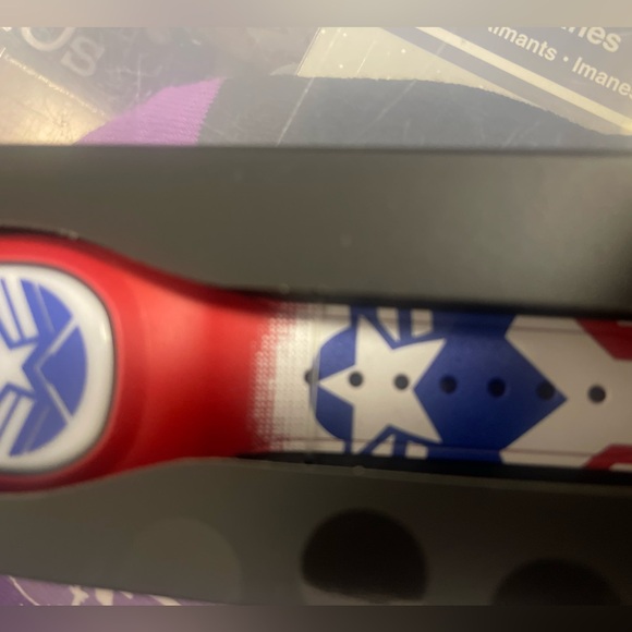 Disney MagicBand+Captain America 2022 works with Alexa - Picture 5 of 7